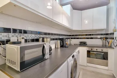 Cuisine ou kitchenette dans l'établissement Agréable studio proche Paris et Porte de Versailles