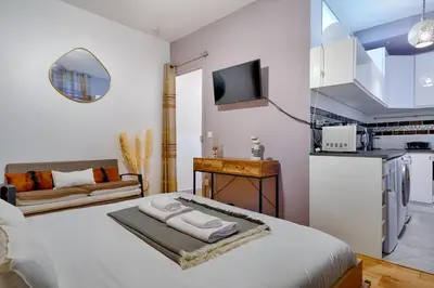 Cuisine ou kitchenette dans l'établissement Agréable studio proche Paris et Porte de Versailles