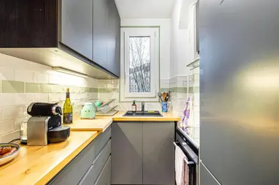 Cuisine ou kitchenette dans l'établissement GuestReady - Serene Comfort near Sacré-Cœur