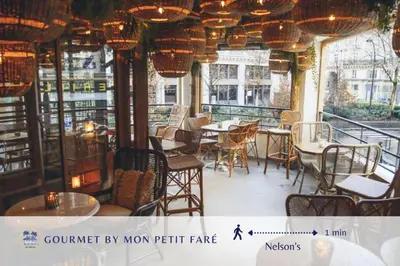 Restaurant ou autre lieu de restauration dans l'établissement The Triplex - Cosy & Charming - by Mon Petit Faré
