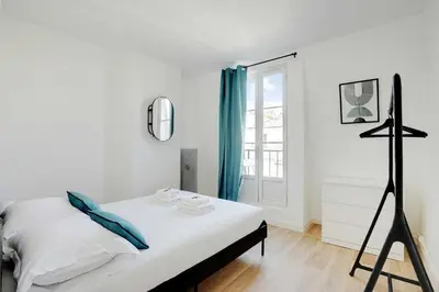 Télévision ou salle de divertissement dans l'établissement Modern apartment - 2BR-4P - Sacré-Cœur