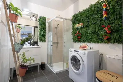 Salle de bains dans l'établissement Joli appartement dans Eco quartier résidentiel