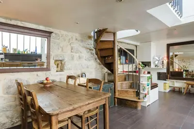 Coin salon dans l'établissement Peace and greenery, heart of Paris