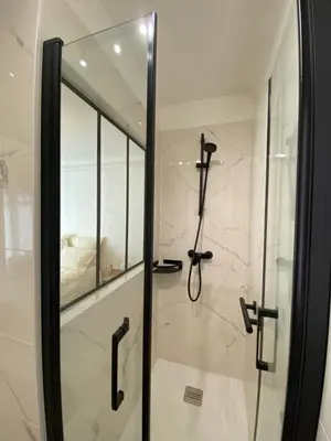 Salle de bains dans l'établissement Maison Auguste