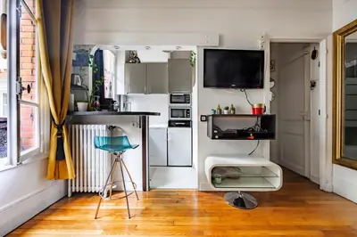 Cuisine ou kitchenette dans l'établissement Studio calme proche Tour Eiffel