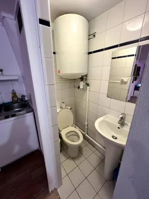 Salle de bains dans l'établissement Studio charmant centre Idéal