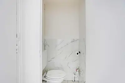 Salle de bains dans l'établissement Peaceful apartment - 1BR 4P - Levallois-Perret
