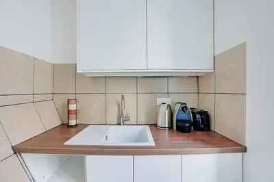 Cuisine ou kitchenette dans l'établissement Peaceful apartment - 1BR 4P - Levallois-Perret