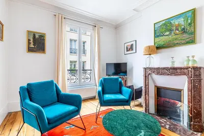 Télévision ou salle de divertissement dans l'établissement GuestReady - Douceur Parisienne dans le 15e arr.