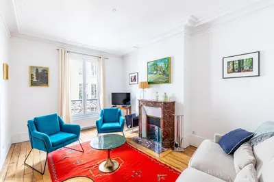 Télévision ou salle de divertissement dans l'établissement GuestReady - Douceur Parisienne dans le 15e arr.