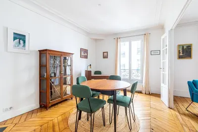 Coin salon dans l'établissement GuestReady - Douceur Parisienne dans le 15e arr.
