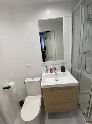 Salle de bains dans l'établissement Ile Saint Louis