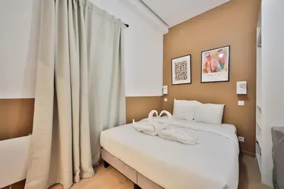 Un ou plusieurs lits dans un hébergement de l'établissement 0#Appart 4Pers#1 Bedroom#Paris 15#Commerce#AC