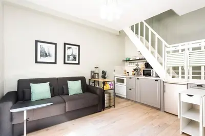 Cuisine ou kitchenette dans l'établissement Special! 500m to Eiffel Tower: Duplex with terrace