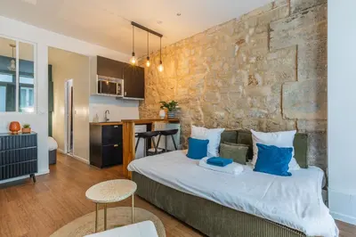 Un ou plusieurs lits dans un hébergement de l'établissement Île SAINT LOUIS, NOTRE DAME, suite 1 chambre 2 à 4p