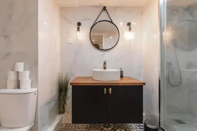 Salle de bains dans l'établissement SENTIER, MARAIS, spacieux duplex 2 salles de bain