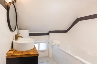 Salle de bains dans l'établissement SENTIER, MARAIS, spacieux duplex 2 salles de bain