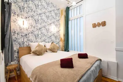 Un ou plusieurs lits dans un hébergement de l'établissement MONTMARTRE, Gare de l'EST, suite 1 chambre 2 à 4P