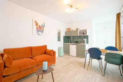 Cuisine ou kitchenette dans l'établissement GRAND BOULEVARD, OPÉRA, suite 1 chambre 2 à 4P