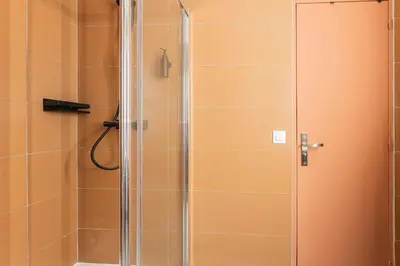 Salle de bains dans l'établissement MARAIS POMPIDOU 3e, jacuzzi, 2 chambres, 4 à 6P