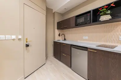 Cuisine ou kitchenette dans l'établissement MARAIS POMPIDOU 3e, jacuzzi, 2 chambres, 4 à 6P