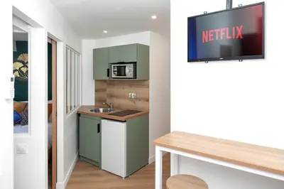 Cuisine ou kitchenette dans l'établissement Nets Inn Apartment - Gare de Lyon