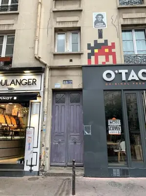 Certificat, récompense, panneau ou autre document affiché dans l'établissement STUDIO CŒUR VIEUX PARIS. Pied du métro.Tout équipé