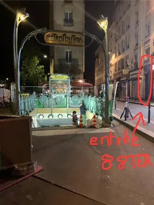 Plan de l'établissement STUDIO CŒUR VIEUX PARIS. Pied du métro.Tout équipé