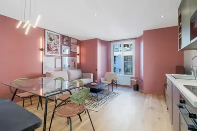 Cuisine ou kitchenette dans l'établissement 31.Appart 8Pers#3 Bedroom #Père Lachaise #Nation