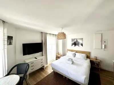Un ou plusieurs lits dans un hébergement de l'établissement Paris, Opéra 5...Charming apartment in Paris