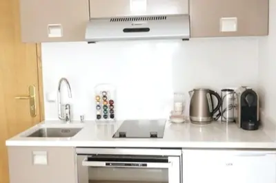 Cuisine ou kitchenette dans l'établissement Paris, Opéra 5...Charming apartment in Paris