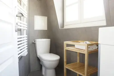 Salle de bains dans l'établissement Paris, Opéra 6...une balade romantique