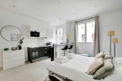 Plan de l'établissement Charmant studio 2P - Arc de Triomphe - Porte Maillot