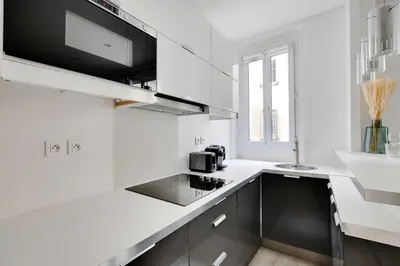 Plan de l'établissement Charmant studio 2P - Arc de Triomphe - Porte Maillot