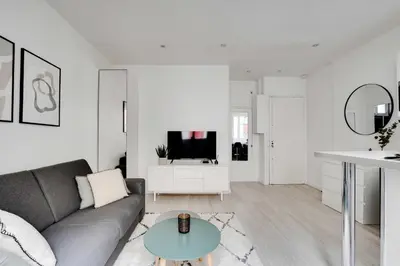 Plan de l'établissement Charmant studio 2P - Arc de Triomphe - Porte Maillot