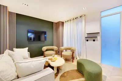 Télévision ou salle de divertissement dans l'établissement Elegant apartment - 2BR-6P - Le Marais