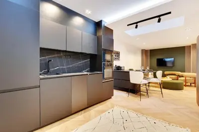 Cuisine ou kitchenette dans l'établissement Elegant apartment - 2BR-6P - Le Marais