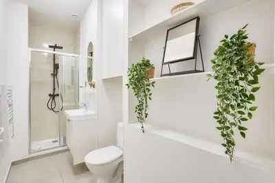 Salle de bains dans l'établissement 2 bedrooms apartment in the 15th district