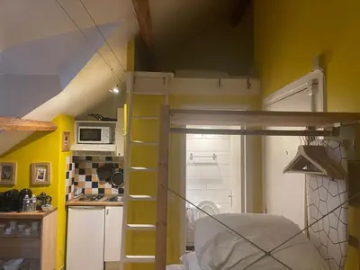 Cuisine ou kitchenette dans l'établissement Montmartre Sacré Cœur - Appartement Martyrs