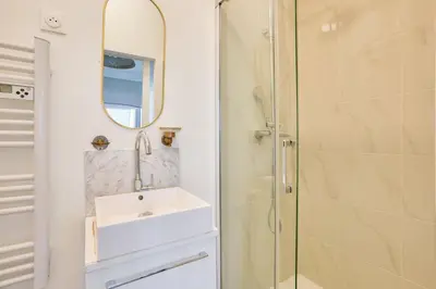 Salle de bains dans l'établissement Beautiful 1 bedroom apartment - 15 district