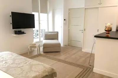 Télévision ou salle de divertissement dans l'établissement Amazing Studio - Palais Garnier