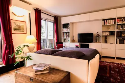Télévision ou salle de divertissement dans l'établissement Paris-Daumesnil - Grand 2 pièces de charme sur jardin - 61m2, pour 4p - Large 4 star charming 1 BR apt for 4 with AC - Classement Officiel 4 étoiles