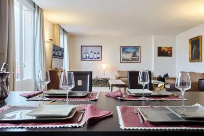 Coin salon dans l'établissement Apartment Arc de Triomphe by Studio prestige