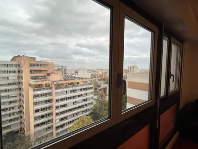 Vue générale sur Paris ou vue de la ville depuis l'appartement