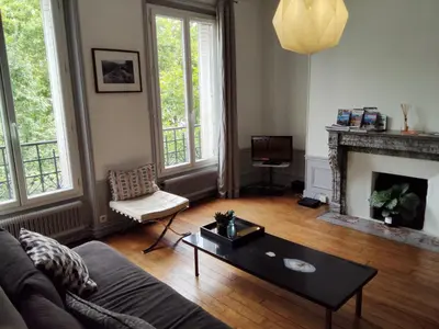 Plan de l'établissement Lumineux,chic, appartement Haussmannien de 50 m2, proche de la ligne 14, direct Aeroport Orly