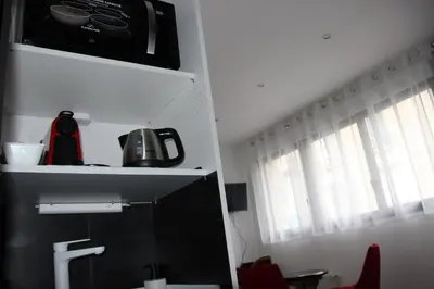 Plateau bouilloire dans l'établissement PARIS de FLORE Stane