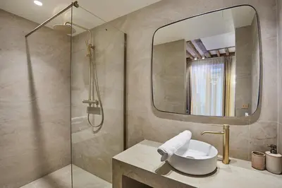 Salle de bains dans l'établissement Appartement au coeur de Paris Madeleine by Studio prestige