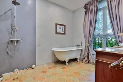 Salle de bains dans l'établissement Villa Boileau - Welkeys
