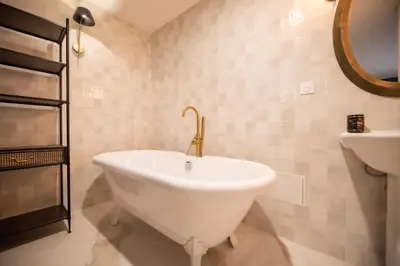 Salle de bains dans l'établissement Monsieur Montmartre - Moulin Rouge Residence