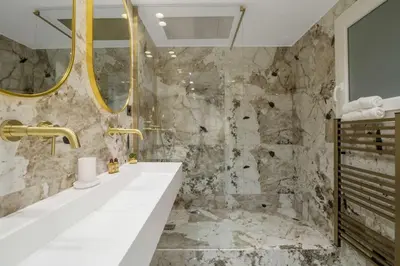 Salle de bains dans l'établissement Suite Royale # Palais de l'Elysée # Paris 8
